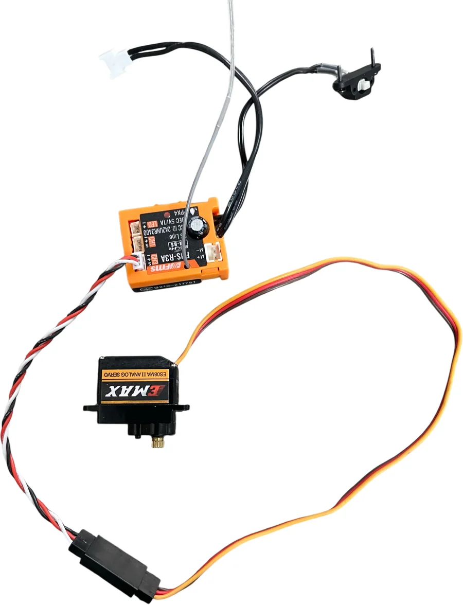 Stock FCX24M receiver and Emax servo showing the stock-user plug mismatch